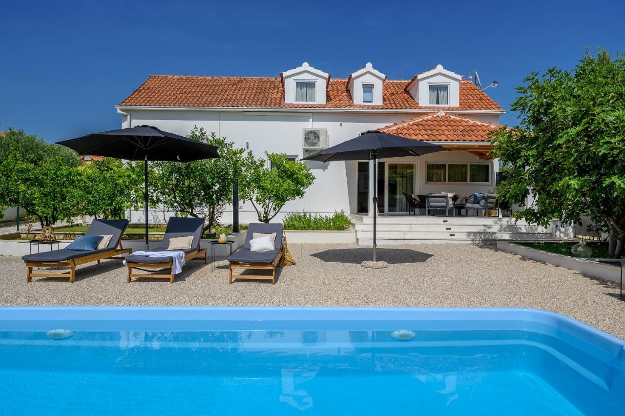 Villa Bellezza Милна Екстер'єр фото